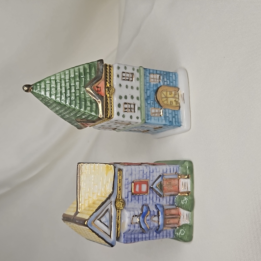 House hinged trinkets